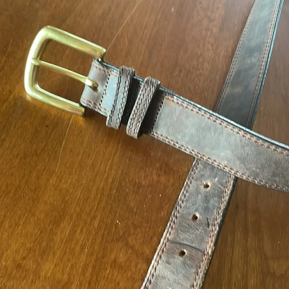 Eddie Bauer Men's Leather Belt with Brass Buckle - Size 40